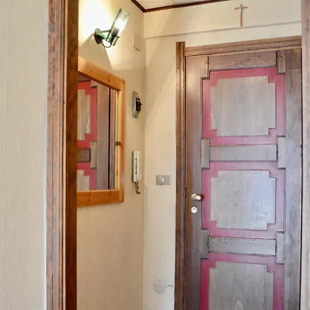 Hostdomus - Royal View Apartment *
